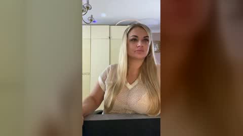 Snapshot of selviana chatting on 11/28/25, 08:39 Alina online show from 11/28/25, 08:39