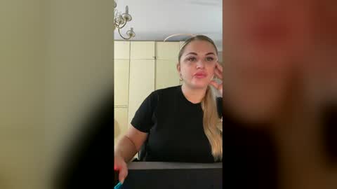 Snapshot of selviana chatting on 12/02/25, 08:08 Alina online show from 12/02/25, 08:08