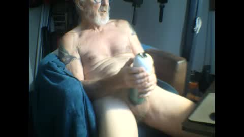 Snapshot of semajstretsa chatting on 02/01/25, 02:56 frederick online show from 02/01/25, 02:56