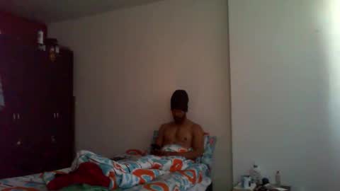 Snapshot of semental24cm chatting on 03/15/26, 01:39 semental24cm online show from 03/15/26, 01:39