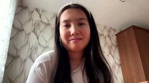 Snapshot of senaidaikemire chatting on 05/25/26, 10:10 Alice online show from 05/25/26, 10:10
