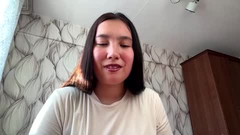 Snapshot of senaidaikemire chatting on 05/31/26, 11:39 Alice online show from 05/31/26, 11:39