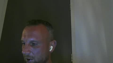 sence08 online show from 10/31/25, 06:31