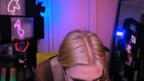 Sendi online show from 11/28/25, 11:02