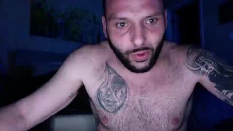 Snapshot of senditquick chatting on 11/21/25, 06:56 senditquick online show from 11/21/25, 06:56