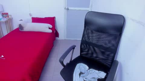 senior_teacher99 online show from 02/04/26, 12:16