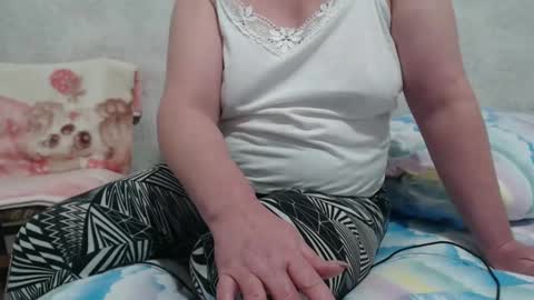 Snapshot of seniorita333 chatting on 12/04/24, 11:41 Lenna online show from 12/04/24, 11:41