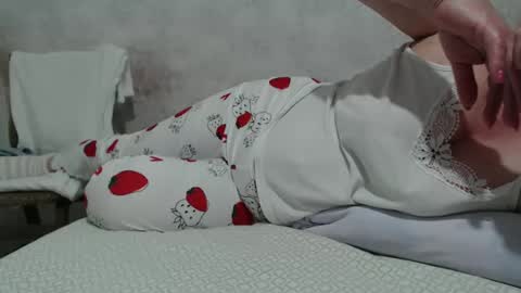 Snapshot of seniorita333 chatting on 02/21/25, 07:10 Lenna online show from 02/21/25, 07:10