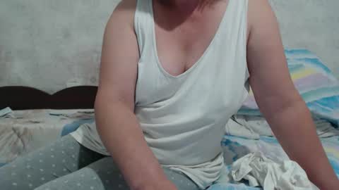 Snapshot of seniorita333 chatting on 10/06/25, 08:56 Lenna online show from 10/06/25, 08:56