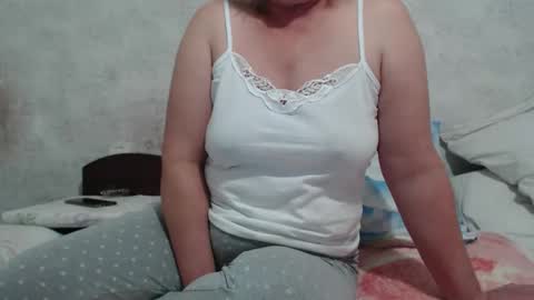 Snapshot of seniorita333 chatting on 10/26/25, 08:31 Lenna online show from 10/26/25, 08:31