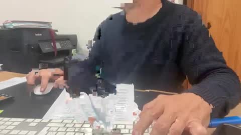 Snapshot of sens3439 chatting on 10/20/25, 08:09 sens3439 online show from 10/20/25, 08:09