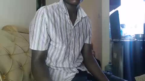 Snapshot of sensation_2 chatting on 10/07/25, 08:33 Charles online show from 10/07/25, 08:33