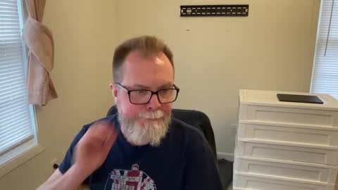 Snapshot of sensatyr chatting on 12/02/24, 06:32 Daddy Dave online show from 12/02/24, 06:32