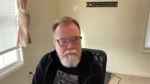 Snapshot of sensatyr chatting on 12/06/24, 06:50 Daddy Dave online show from 12/06/24, 06:50