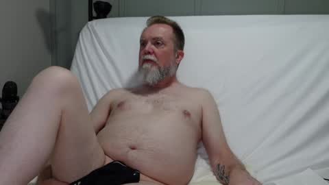 Snapshot of sensatyr chatting on 12/09/24, 12:56 Daddy Dave online show from 12/09/24, 12:56