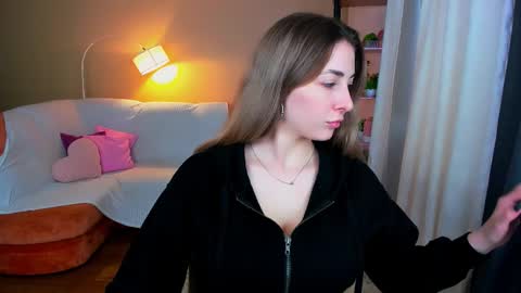 sensitiveheartt online show from 09/14/25, 11:42