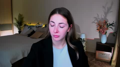 sensitiveheartt online show from 09/15/25, 07:58