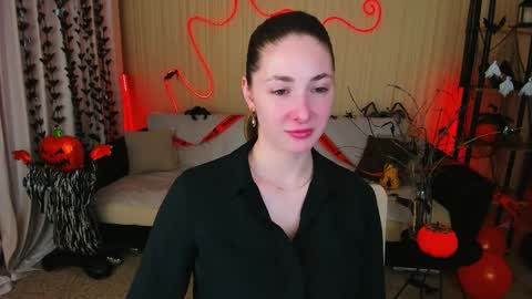 sensitiveheartt online show from 10/29/25, 08:21