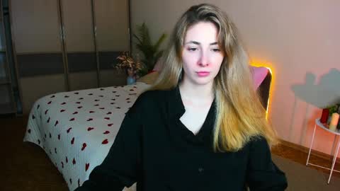 sensitiveheartt online show from 04/05/26, 12:46