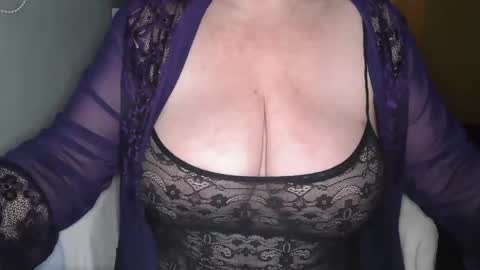 Snapshot of sensual_cris chatting on 01/05/25, 06:45 CRIS  online show from 01/05/25, 06:45