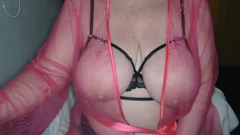 Snapshot of sensual_cris chatting on 03/08/25, 03:56 CRIS  online show from 03/08/25, 03:56