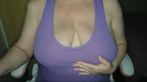 Snapshot of sensual_cris chatting on 10/14/25, 09:15 CRIS  online show from 10/14/25, 09:15