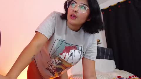 Snapshot of sensual_flame chatting on 12/04/24, 01:47 Camille and sophie online show from 12/04/24, 01:47