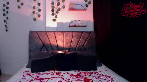 Snapshot of sensual_flame chatting on 02/15/25, 01:42 Camille and sophie online show from 02/15/25, 01:42