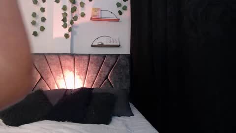 Snapshot of sensual_flame chatting on 02/18/25, 04:26 Camille and sophie online show from 02/18/25, 04:26