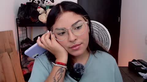 Snapshot of sensual_flame chatting on 09/15/25, 03:12 Camille and sophie online show from 09/15/25, 03:12