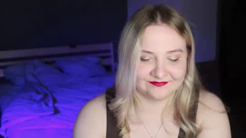 Snapshot of sensual_girrrl chatting on 05/15/26, 12:17 Ilona online show from 05/15/26, 12:17