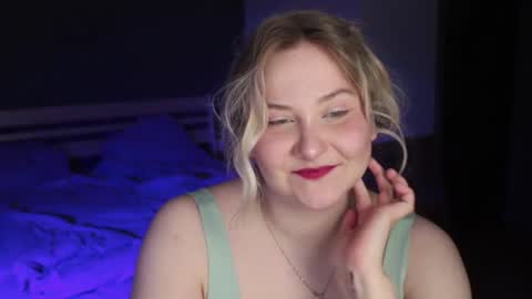 Snapshot of sensual_girrrl chatting on 06/11/26, 12:19 Ilona online show from 06/11/26, 12:19