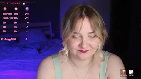Snapshot of sensual_girrrl chatting on 06/18/26, 11:42 Ilona online show from 06/18/26, 11:42