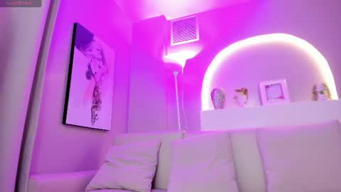 Snapshot of sensual_shanel chatting on 06/11/26, 02:53 sensual_shanel online show from 06/11/26, 02:53