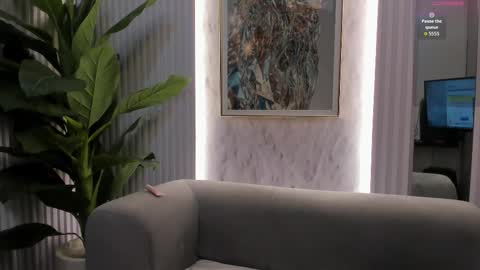 Sophie     online show from 11/06/25, 10:16