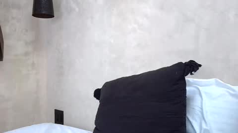 Cam online show from 10/18/25, 07:14