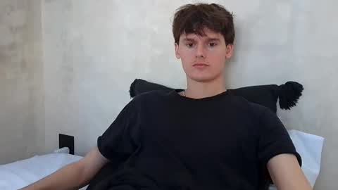 Cam online show from 10/20/25, 07:03