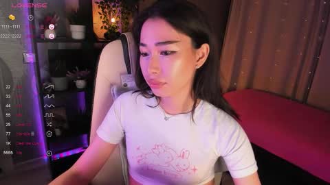 Snapshot of sensualily chatting on 09/17/25, 04:08 Kiki online show from 09/17/25, 04:08