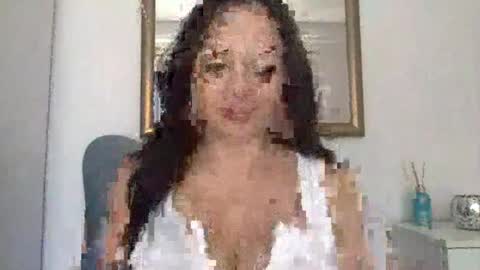 Snapshot of sensuallstella chatting on 10/08/25, 07:50 sensuallstella online show from 10/08/25, 07:50