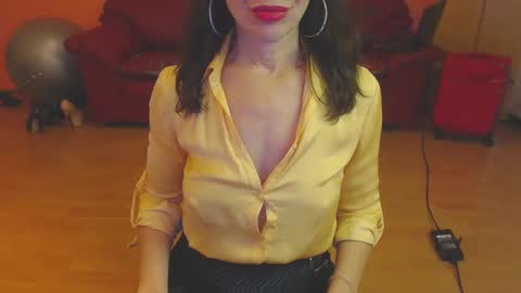 Snapshot of sensualmyra chatting on 01/04/25, 04:22 sensualmyra online show from 01/04/25, 04:22