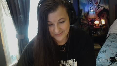 Snapshot of sentfrmheaven chatting on 01/01/25, 04:07 Tara online show from 01/01/25, 04:07