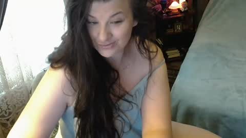 Snapshot of sentfrmheaven chatting on 03/04/25, 01:17 Tara online show from 03/04/25, 01:17