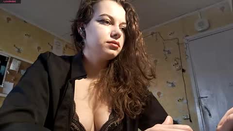 Snapshot of serafinayurick chatting on 02/13/26, 10:33 May online show from 02/13/26, 10:33