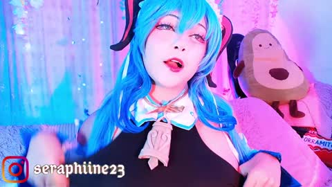 Snapshot of seraphine23_ chatting on 01/12/25, 02:19 seraphine online show from 01/12/25, 02:19
