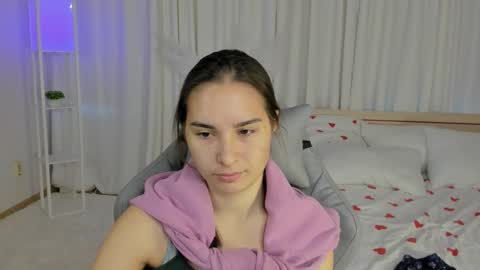 Snapshot of seraphineclark chatting on 10/11/25, 02:33 Seraphine online show from 10/11/25, 02:33
