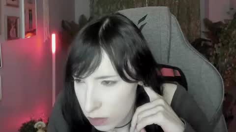 Snapshot of seraphinesparda chatting on 07/17/26, 11:50 Sera online show from 07/17/26, 11:50