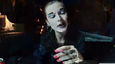 Snapshot of seraphinmunster chatting on 05/13/26, 04:48 Seraphin Munster online show from 05/13/26, 04:48