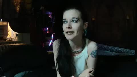 Snapshot of seraphinmunster chatting on 05/14/26, 04:14 Seraphin Munster online show from 05/14/26, 04:14