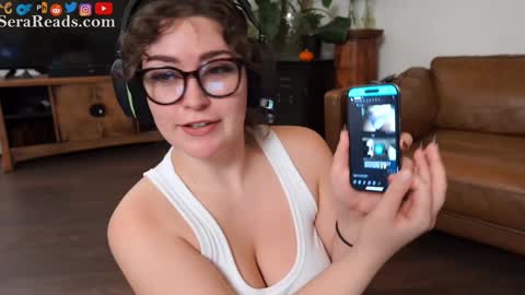 Snapshot of serareads chatting on 11/14/25, 06:56 SeraReads online show from 11/14/25, 06:56