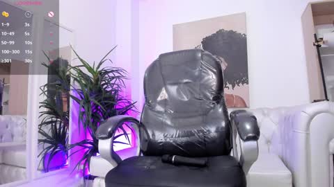 Snapshot of serena___ chatting on 01/15/25, 06:12 serena___ online show from 01/15/25, 06:12